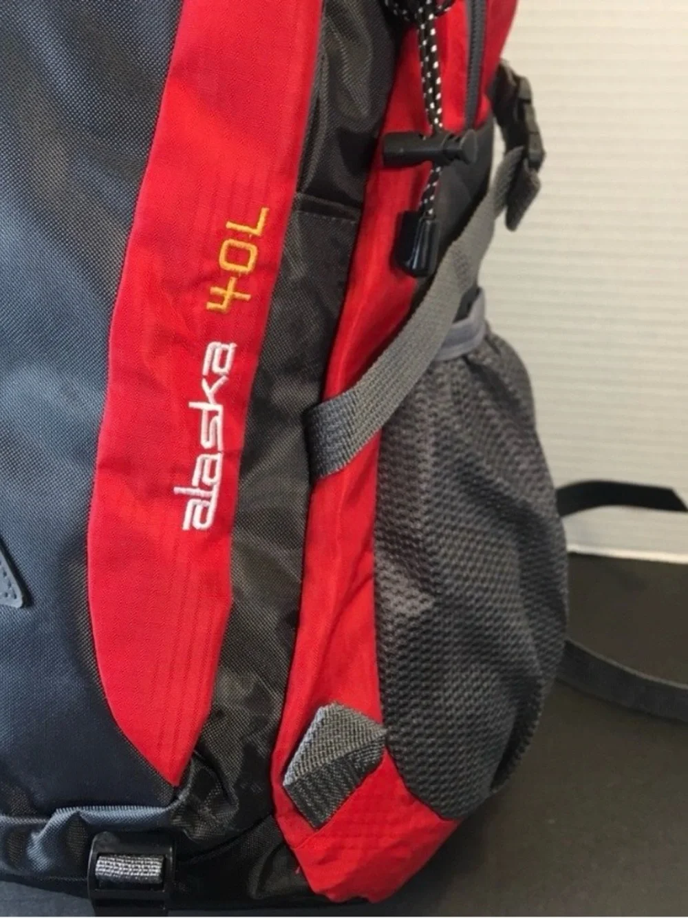 Baishiqi Alaska 40L Hiking Backpack Camping Outdoor Daypack Red Black Travel